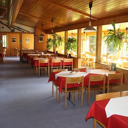 Sporti Grusch Hostel Exterior photo