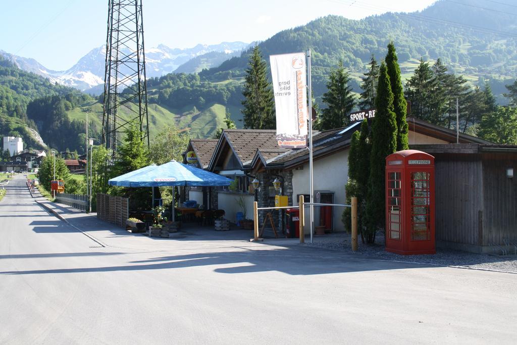 Sporti Grusch Hostel Exterior photo