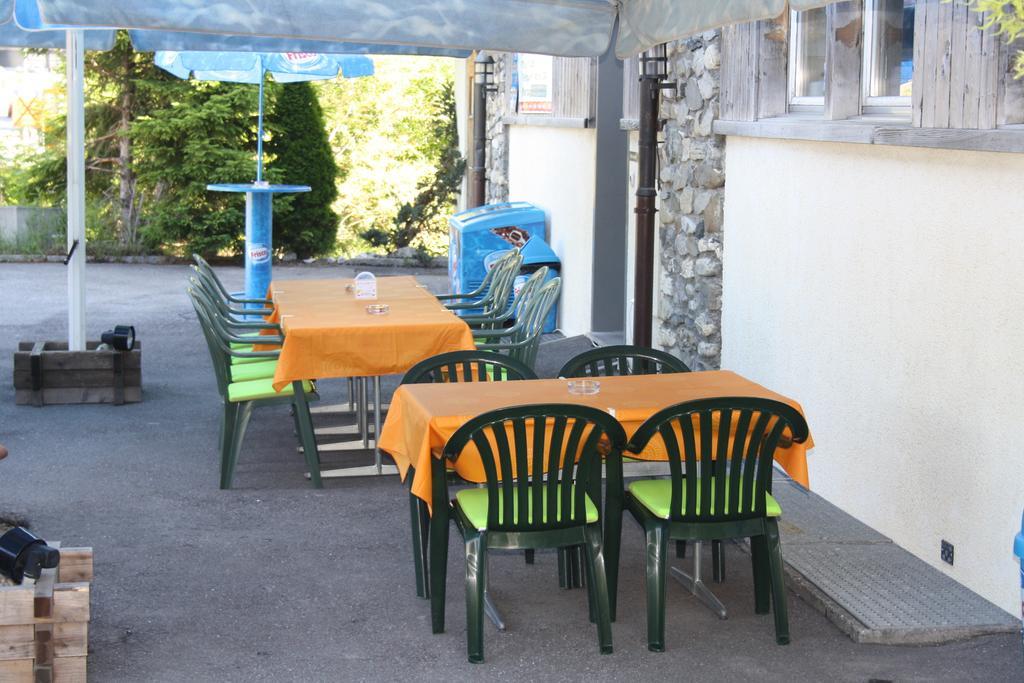 Sporti Grusch Hostel Exterior photo
