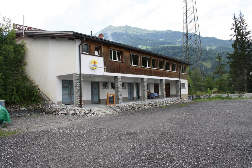 Sporti Grusch Hostel Exterior photo
