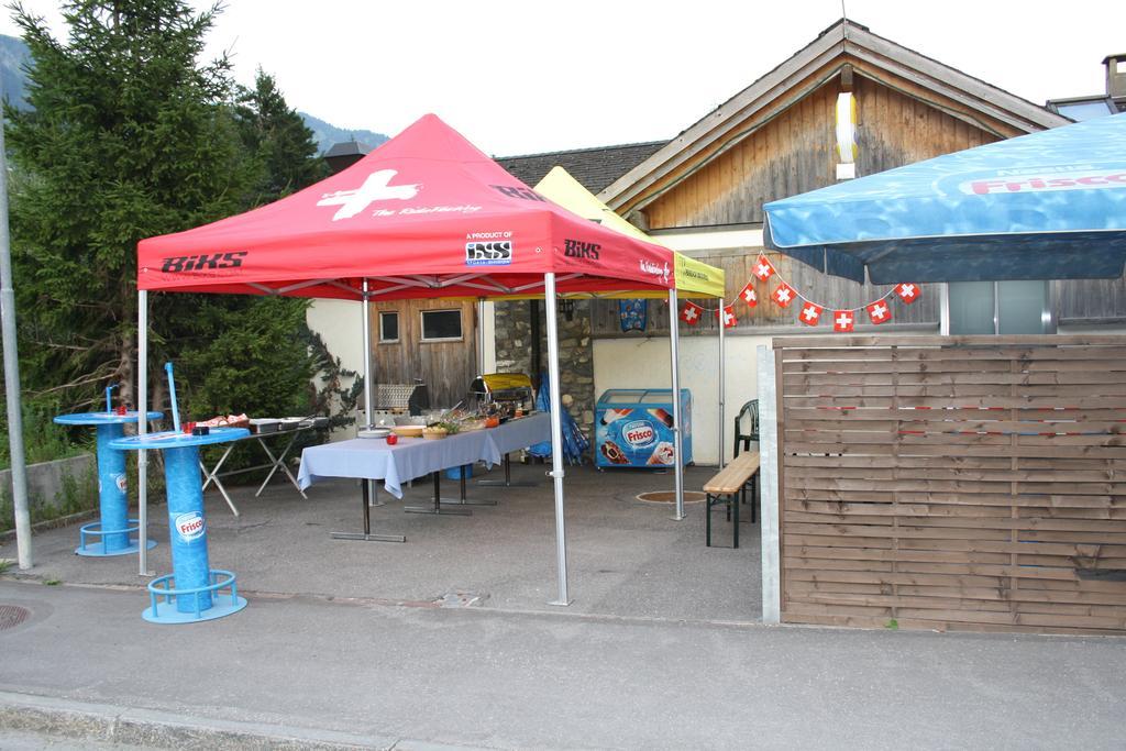 Sporti Grusch Hostel Exterior photo